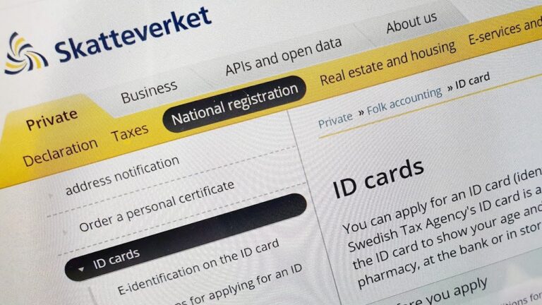 S&aring; ans&ouml;ker du om svenskt ID-kort hos Skatteverket